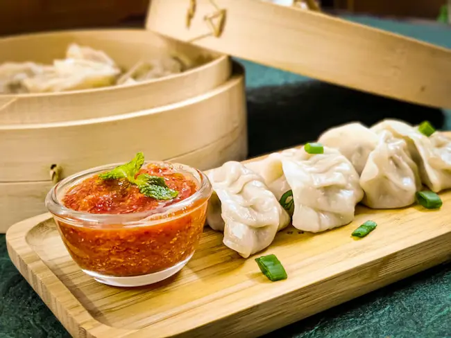 Magic-Momo-with-Chutney-lal-akash-sutton